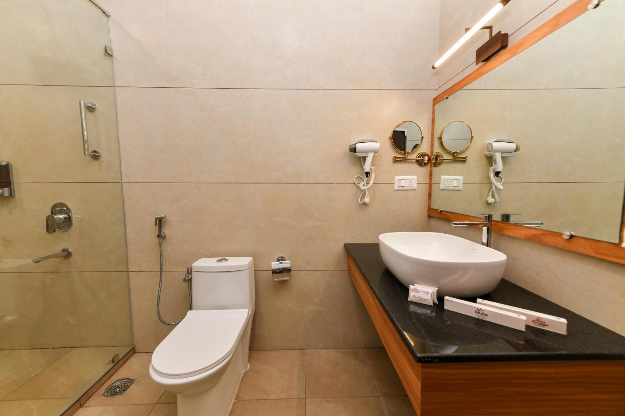 Hotel Shine International Mysore Eksteriør billede